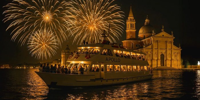 Festa del Redentore di Venezia · Boat Party (Barca a 2 piani con terrazza panoramica)